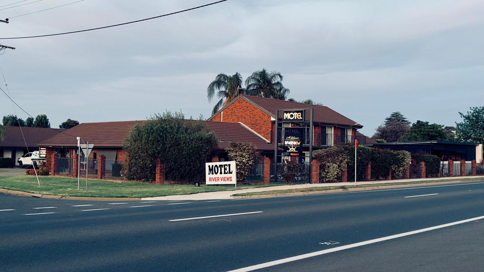 Mildura Riverview Motel Gol Gol Bagian luar foto