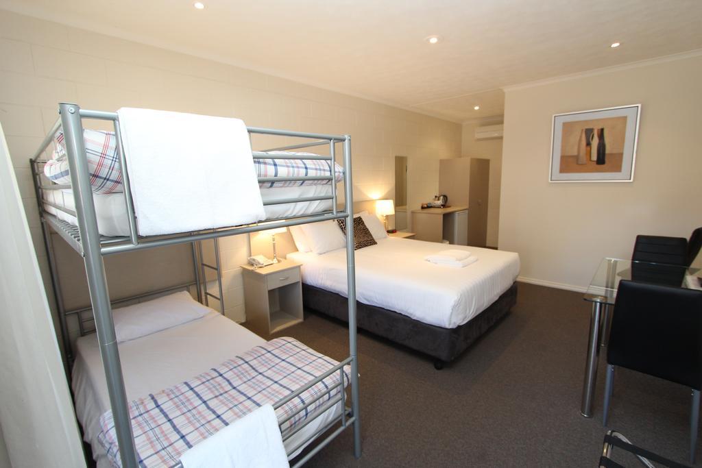 Mildura Riverview Motel Gol Gol Bagian luar foto