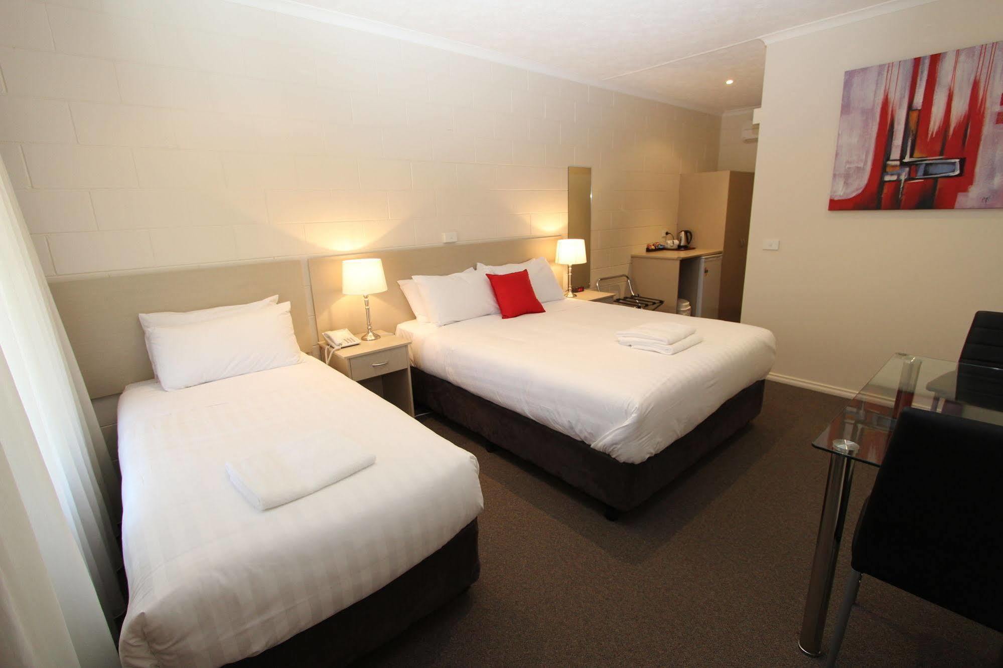 Mildura Riverview Motel Gol Gol Bagian luar foto